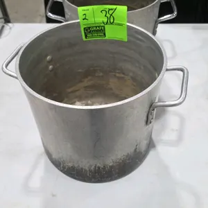 Aluminum stockpots. Features dual riveted side handles. Dimensions: 10" x 9.5" each.