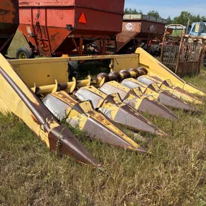 New Holland 974 Corn Head