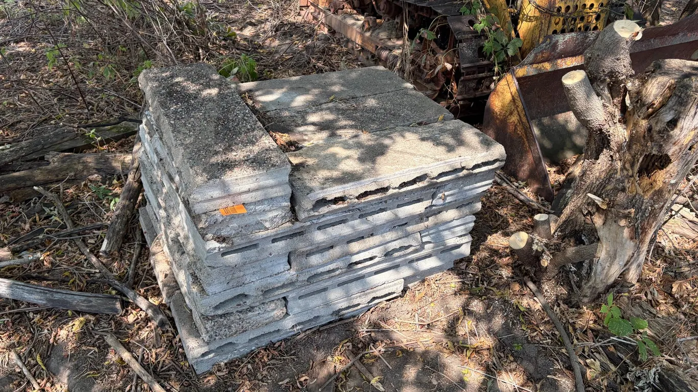 Pallet of Patio Blocks