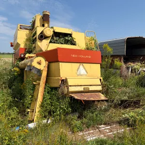 New Holland TR70 Combine