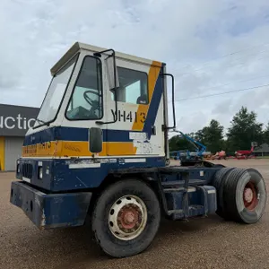 OTTAWA AUTOCAR WITH 5TH WHEEL ATTACH