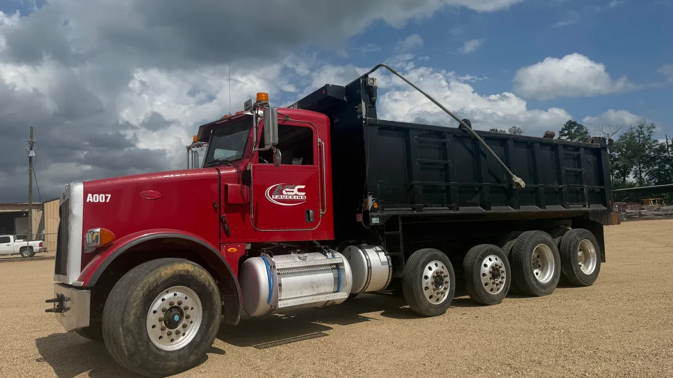 2008 PETERBILT 365 QUAD-AXLE DUMP TRUCK