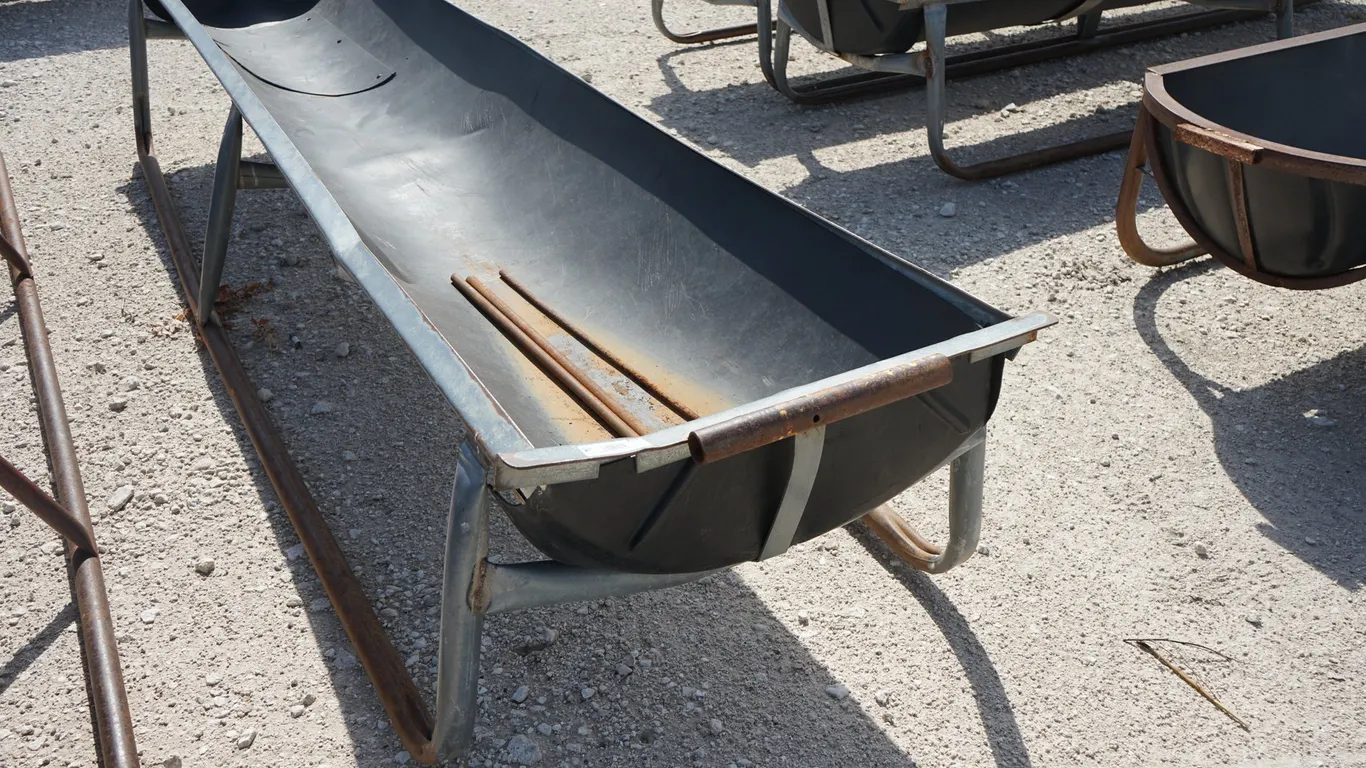 10' Plastic Bottom Metal Frame Feed Trough