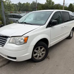 2010 Chrysler Town & Country Van
