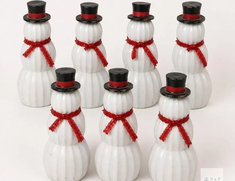 7-Piece Holiday Style Plastic Snowman Tabletop Décor Lot – Approx. 25 cm Tall Each, Scuffed hats but still look very festive indeed