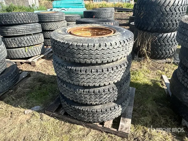 Quantity of (4) Samson 11R24.5 Tires
