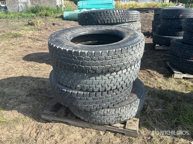 Quantity of (4) Bridgestone 11R24.5 Tires