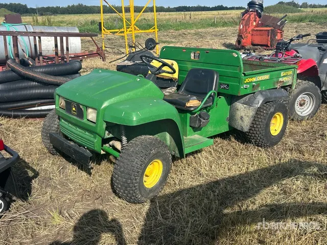 John Deere Gator 4x2 Side By Side (Inoperable)