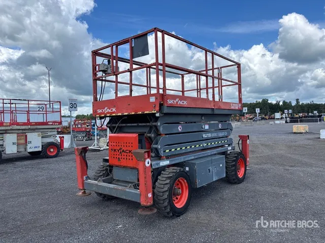 2013 Skyjack SJ7135 Diesel Scissor Lift