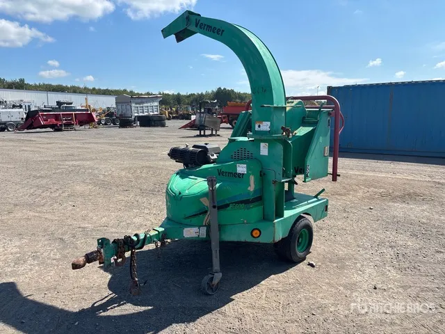 2005 Vermeer BC600 Tow-Behind Wood Chipper