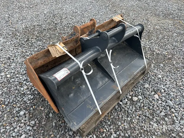1200 mm Cleanup Qty of 2. Excavator Bucket