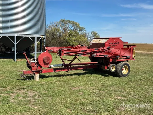 1996 Valmar 245 45 ft S/A Fertilizer Spreader