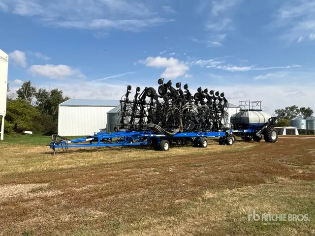 2014 New Holland P2070 70 ft Air Drill