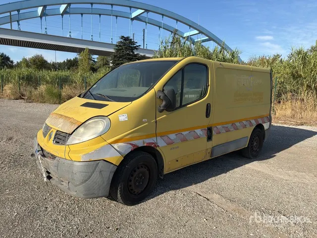 2010 Renault Trafic Vehicule Utilitaire Cargo Van (Inoperable)