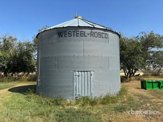 Westeel-Rosco +/- 3300 bu 5 Ring Grain Bin