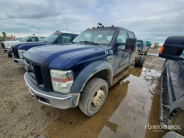 2009 Ford F-550 XL 4x4 Crew Cab Cab and Chassis