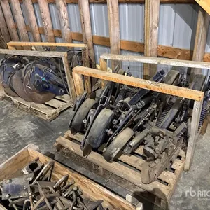 Quantity of (17) Morris Mid Row Banders