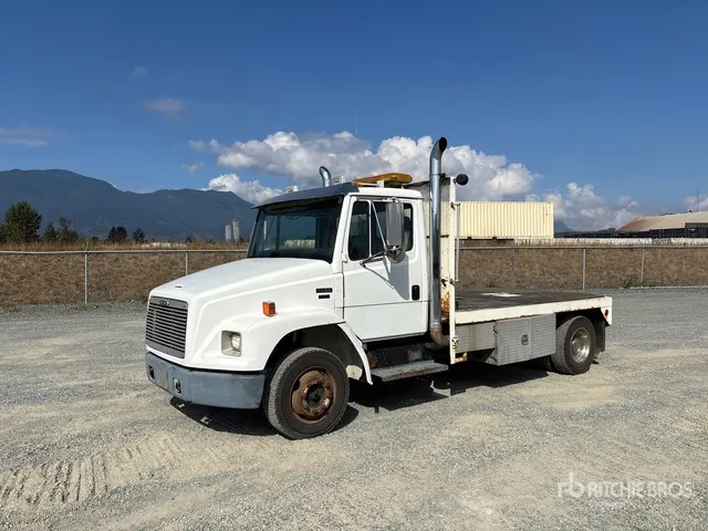 2002 Freightliner FL60 4x2 Flatbed Truck