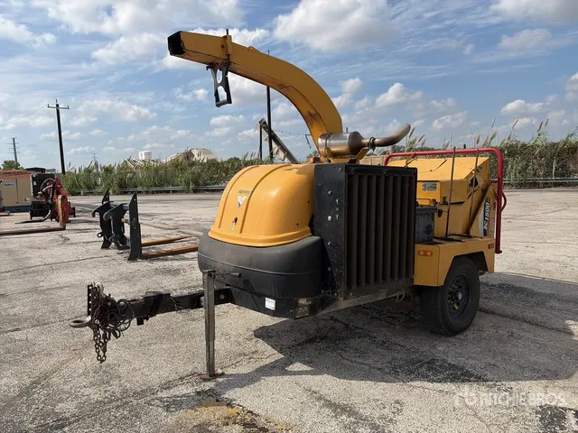 2013 Vermeer BC1500 Tow-Behind Wood Chipper