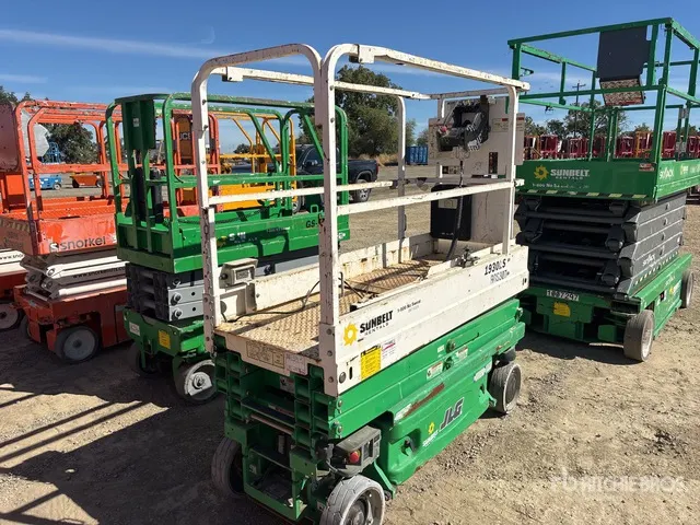 2017 Skyjack 19030 ES Electric Scissor Lift