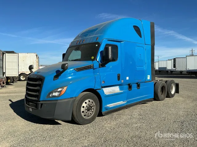 2021 Freightliner Cascadia 126 6x4 T/A Sleeper Truck Tractor