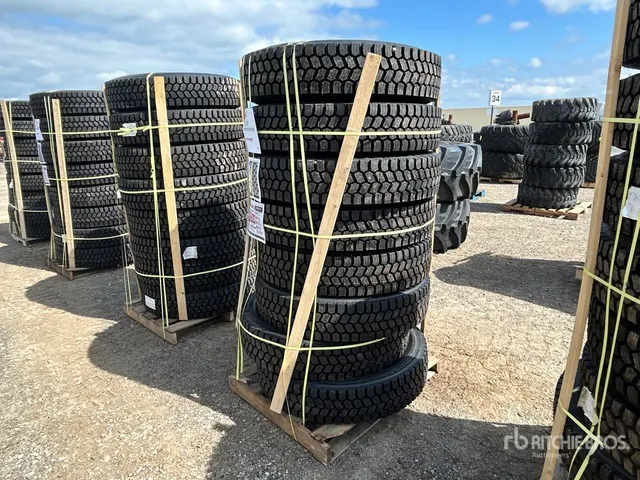 Quantity of (8) 11R22.5 Snow Traction Retread Tires (Unused)