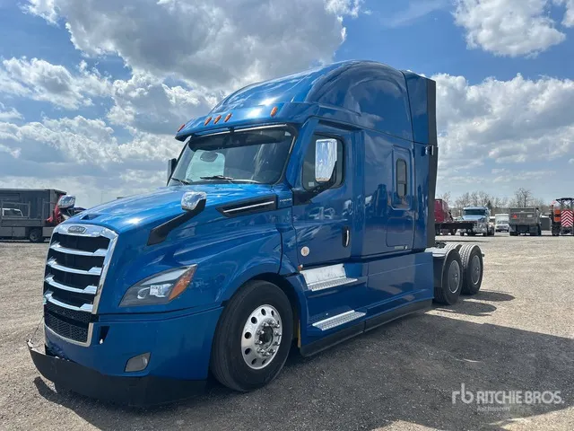 2023 Freightliner Cascadia 126 6x4 T/A Sleeper Truck Tractor