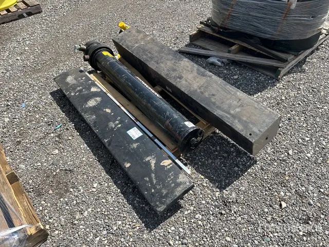Quantity of Hydraulic Cylinders