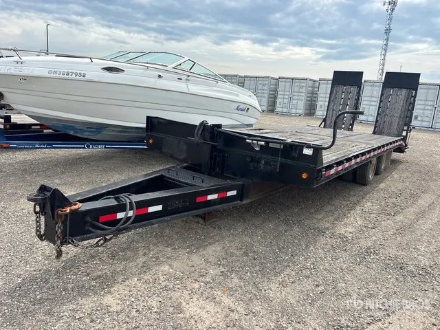 Loadstar 25 ft T/A Equipment Trailer
