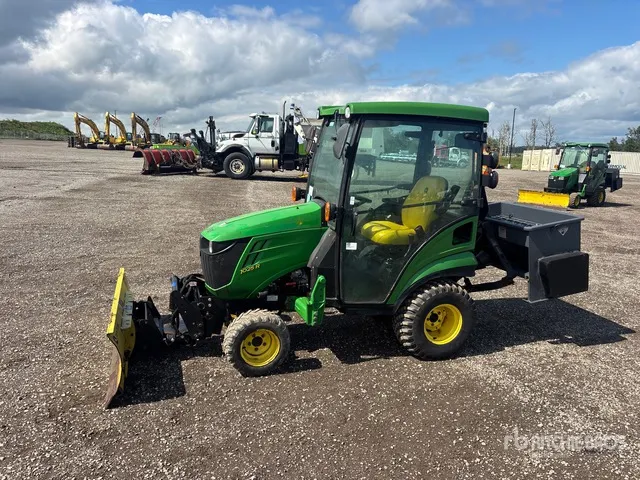 2021 John Deere 1025R 4WD Utility Tractor