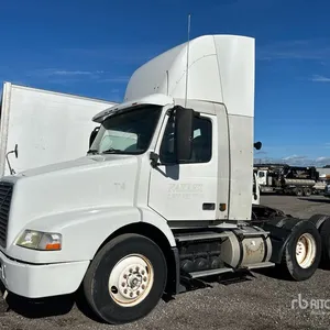 2005 Volvo VNM T/A Sleeper Truck Tractor