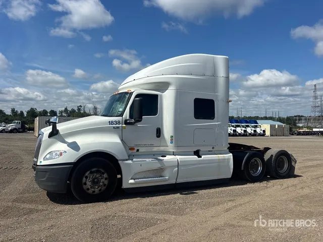 2018 International LT625 6x4 T/A Sleeper Truck Tractor