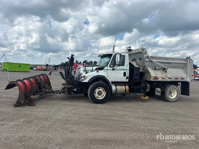2010 International 7500 4x2 Snow Plow Truck