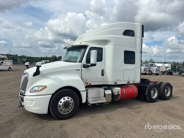 2022 International LT625 6x4 T/A Sleeper Truck Tractor