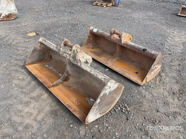 Quantity of (2) 1500 mm Cleanup Excavator Bucket