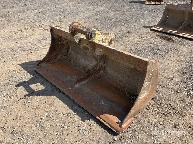 Tighe 1800 mm Cleanup Excavator Bucket