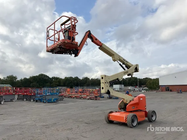 2015 JLG E450AJ 2WD Electric Articulating Boom Lift