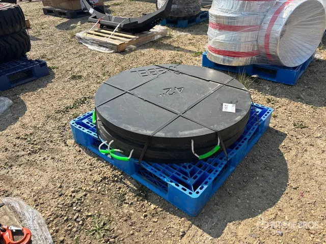 Quantity of (4) 42 in x 2 in UHMWPE Crane Mats