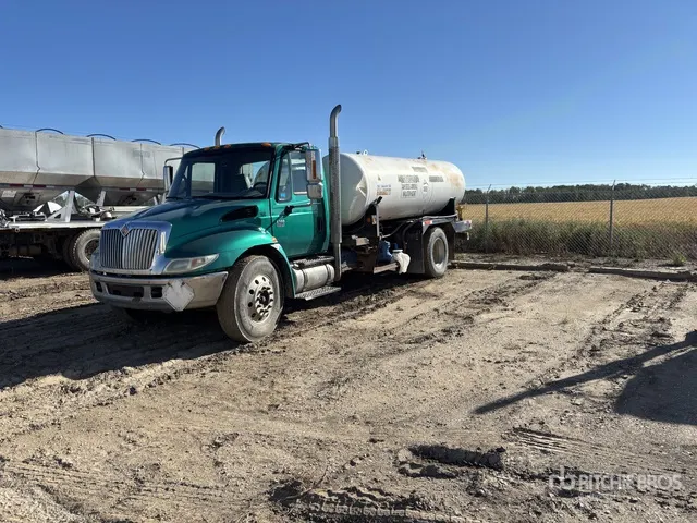 2002 International MA025 4x2 NH3 Fertilizer Nurse Truck