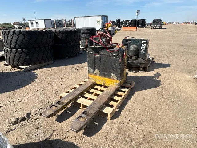 Yale MPB040-EN24T27 4000 lb Electric Pallet Jack