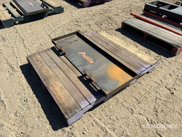 PABREAK UAP28 45 in Skid Steer Attachment Mounting Plate (Unused)