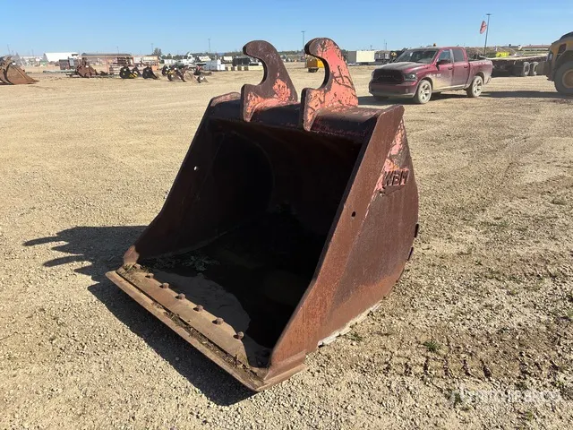 67 in Q/C Cleanup Excavator Bucket