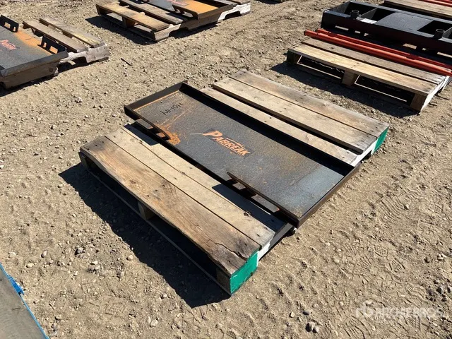 PABREAK UAP28 45 in Skid Steer Attachment Mounting Plate (Unused)