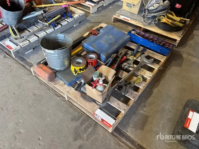 Quantity of Wrenches, Socket Wrench Sets