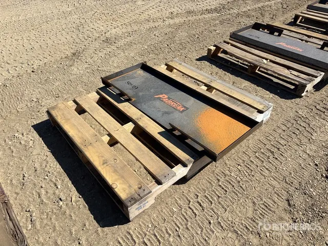 PABREAK UAP28 45 in Skid Steer Attachment Mounting Plate (Unused)