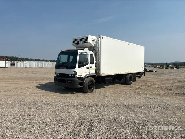 2001 GMC T7500 T7500 4x2 Refrigerated Truck