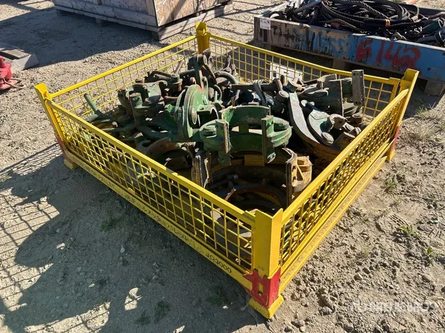 Quantity of Pipe Clamps