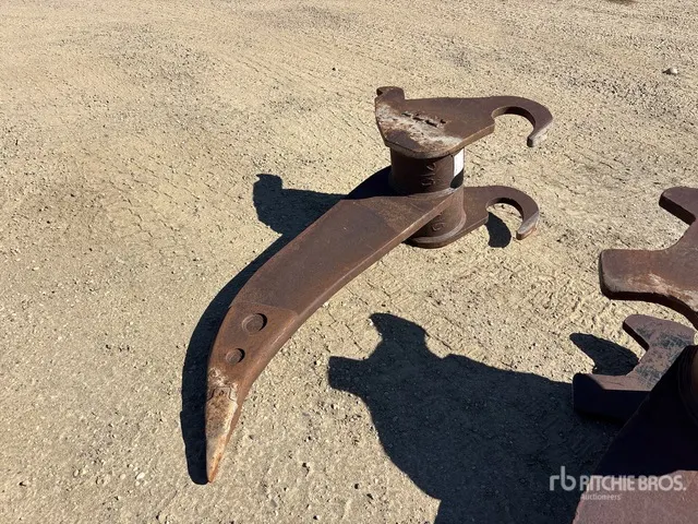 56 in Q/C Excavator Ripper - Fits 210