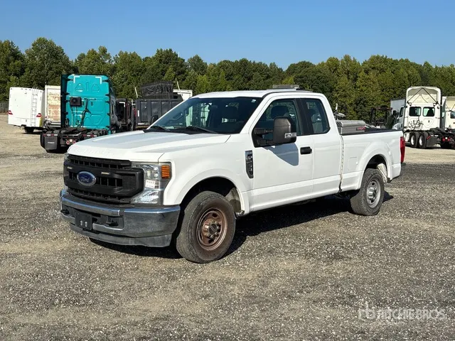 2020 Ford F-250 XL 4x2 Extended Cab Pickup