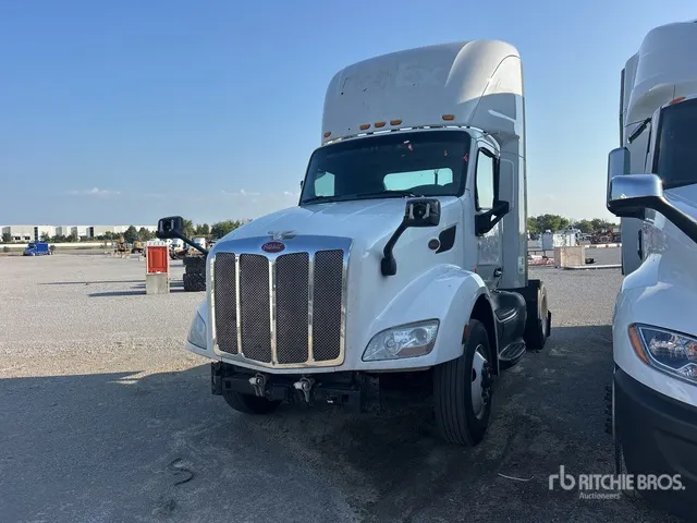 2018 Peterbilt 579 4x2 S/A Day Cab Truck Tractor (Inoperable)